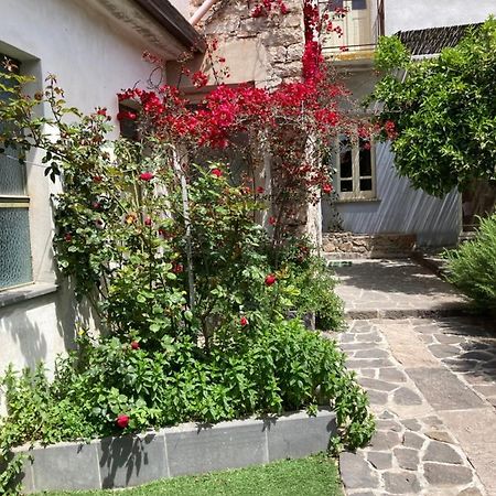 Tra Storia E Realta Bed & Breakfast Sardara Exterior photo