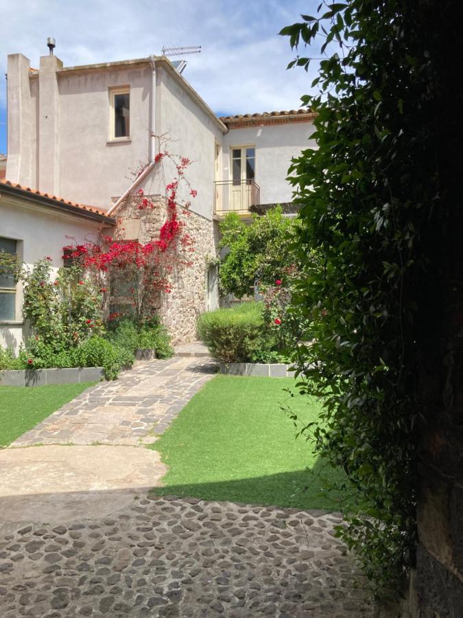 Tra Storia E Realta Bed & Breakfast Sardara Exterior photo